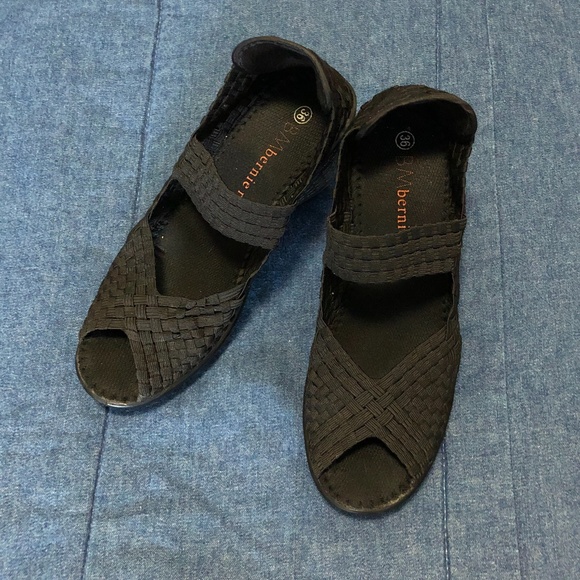 BM Bernie Mev Woven Wedge Peep Toe Sz6 NWOT - Picture 2 of 7